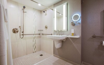 DoubleTree by Hilton Chicago - Alsip