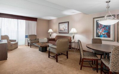 Four Points by Sheraton Chicago O'Hare Airport