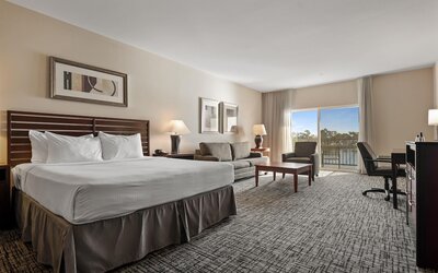 Best Western Plus Bayside Hotel