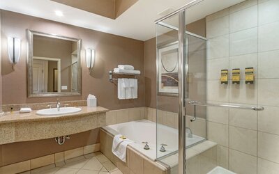 Best Western Plus Bayside Hotel