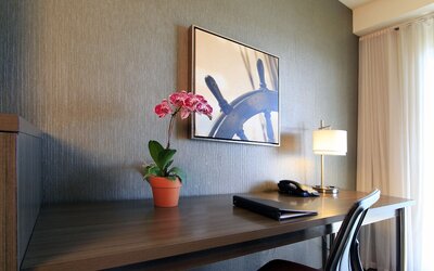 Executive Inn & Suites Embarcadero Cove