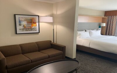 Holiday Inn & Suites Chicago North Shore (Skokie) by IHG