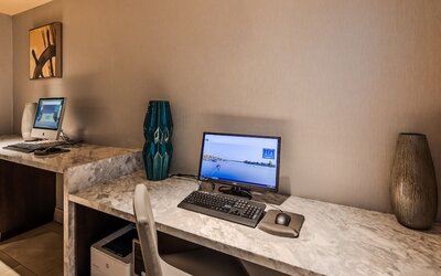 Executive Inn & Suites Embarcadero Cove