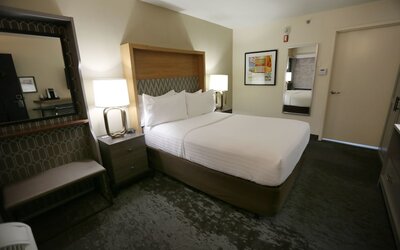 Holiday Inn & Suites Chicago North Shore (Skokie) by IHG