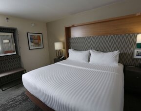 Holiday Inn & Suites Chicago North Shore (Skokie) by IHG
