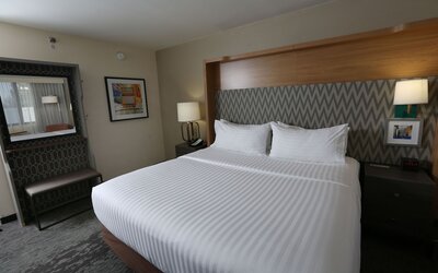 Holiday Inn & Suites Chicago North Shore (Skokie) by IHG