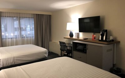 Holiday Inn & Suites Chicago North Shore (Skokie) by IHG