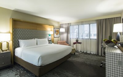 Holiday Inn & Suites Chicago North Shore (Skokie) by IHG