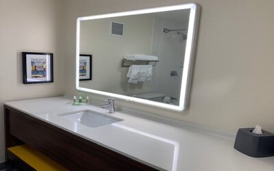 Holiday Inn & Suites Chicago North Shore (Skokie) by IHG