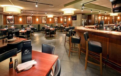 Holiday Inn & Suites Chicago North Shore (Skokie) by IHG