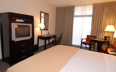 Oakland Airport Executive Hotel