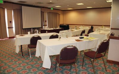 Oakland Airport Executive Hotel
