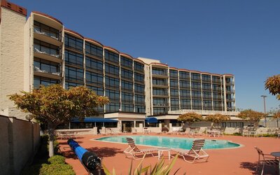 Oakland Airport Executive Hotel