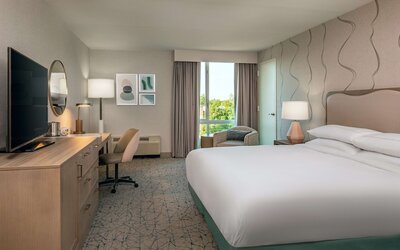 DoubleTree by Hilton Chicago - North Shore Conference Center