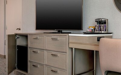 DoubleTree by Hilton Chicago - North Shore Conference Center