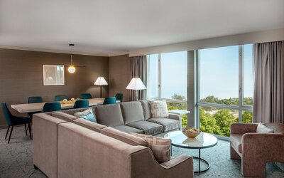 DoubleTree by Hilton Chicago - North Shore Conference Center