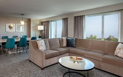 DoubleTree by Hilton Chicago - North Shore Conference Center