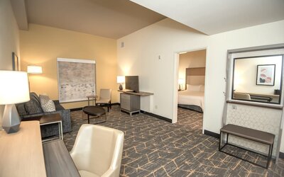 Holiday Inn & Suites Oakland Airport by IHG