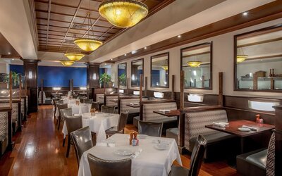 DoubleTree by Hilton Chicago - North Shore Conference Center
