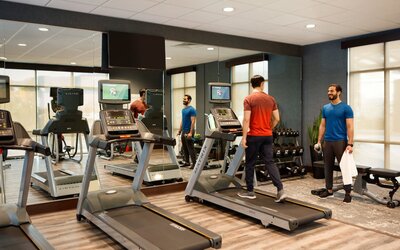 Holiday Inn & Suites Oakland Airport by IHG