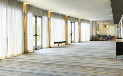 Holiday Inn & Suites Oakland Airport by IHG