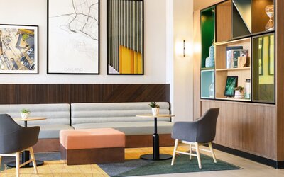 Holiday Inn & Suites Oakland Airport by IHG