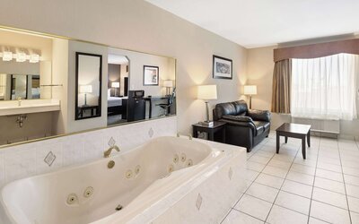 Best Western Inn & Suites - Midway Airport