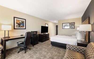 Best Western Inn & Suites - Midway Airport