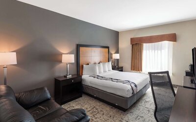 Best Western Inn & Suites - Midway Airport