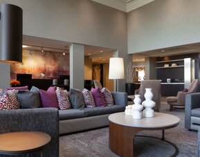 Courtyard by Marriott Oakland Airport