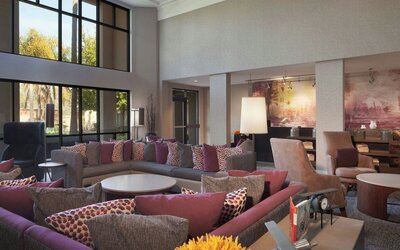 Courtyard by Marriott Oakland Airport