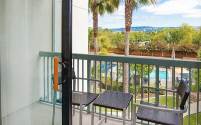 Courtyard by Marriott Oakland Airport