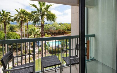 Courtyard by Marriott Oakland Airport