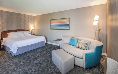 Courtyard by Marriott Oakland Airport