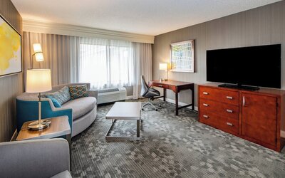 Courtyard by Marriott Oakland Airport