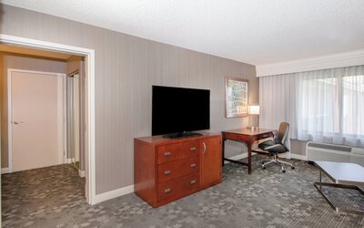 Courtyard by Marriott Oakland Airport