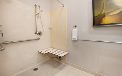 Courtyard by Marriott Oakland Airport