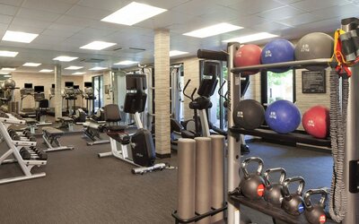 Courtyard by Marriott Oakland Airport