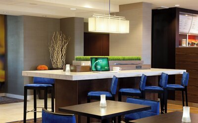 Courtyard by Marriott Oakland Airport