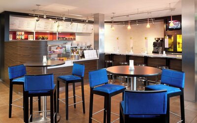 Courtyard by Marriott Oakland Airport