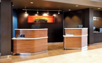 Courtyard by Marriott Oakland Airport