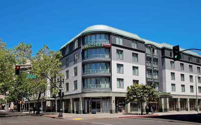 Courtyard by Marriott Oakland Downtown