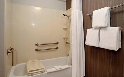 Courtyard by Marriott Oakland Downtown
