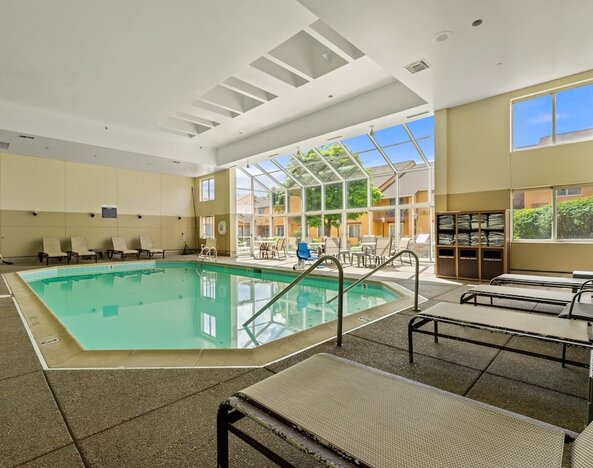 Chicago Club Inn & Suites