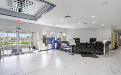 Chicago Club Inn & Suites