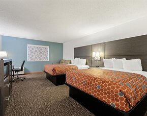 Chicago Club Inn & Suites