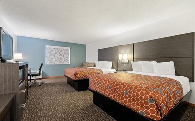 Chicago Club Inn & Suites