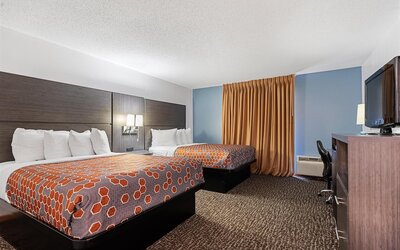 Chicago Club Inn & Suites