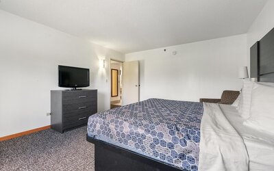 Chicago Club Inn & Suites