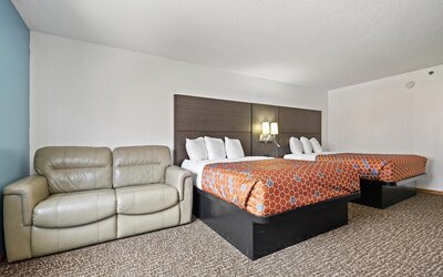 Chicago Club Inn & Suites